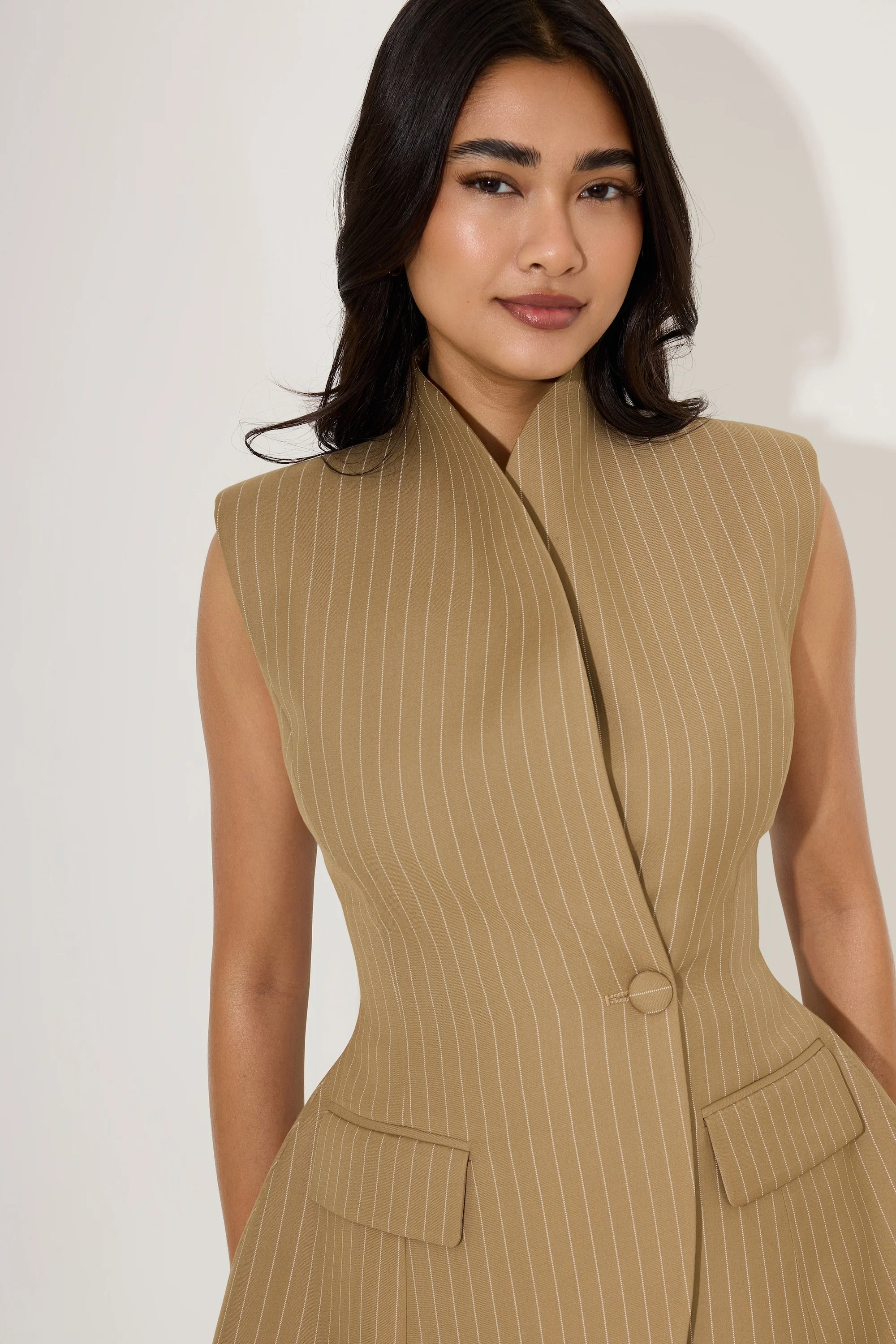 Tailored Sleeveless Blazer - Image 3